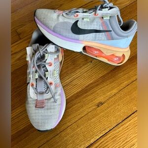 Nike Venice Air Max no signs of wear. Worn three times, too small for me.